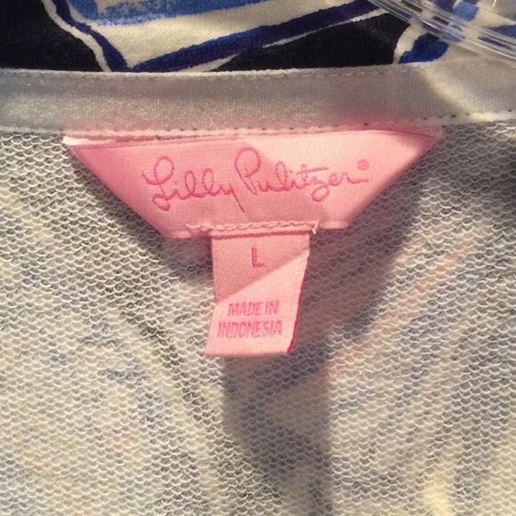 Lilly Pulitzer Booker Popover UPF 50 in Reel Life Dark Navy Large - Picture 2 of 6